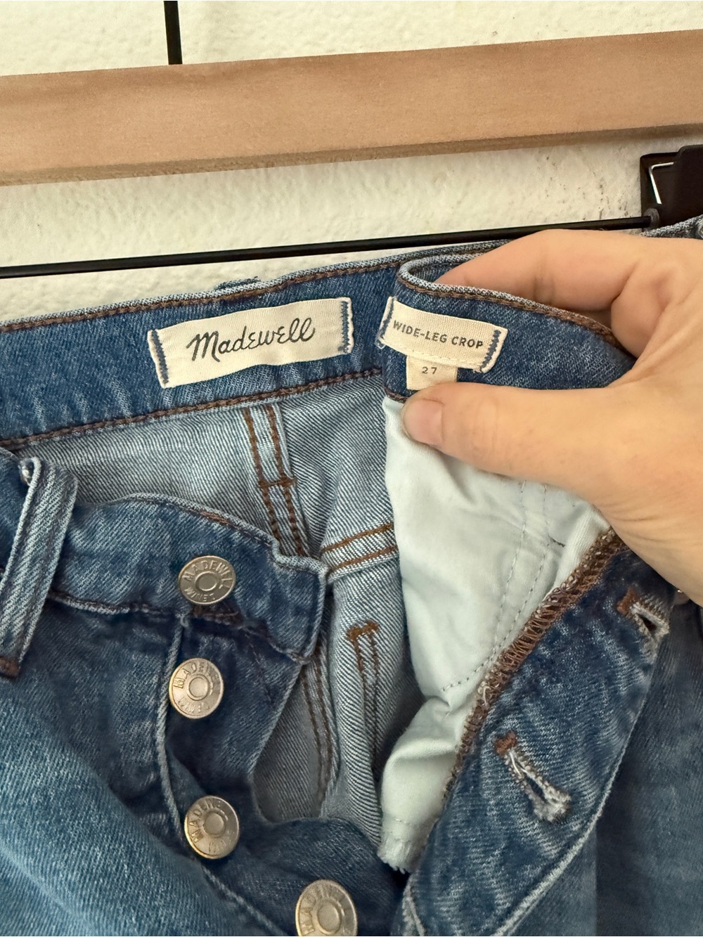 Madewell Wide-Leg Crop Jeans: Button-Front Edition - Martina Wash 27 - Flaw - Picture 4 of 12